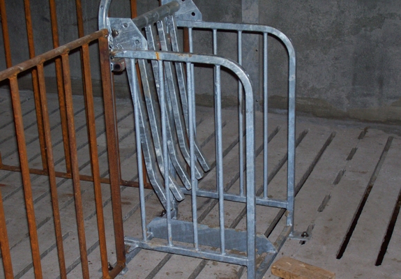 One-way gate for sortal system hog farming equipment pics