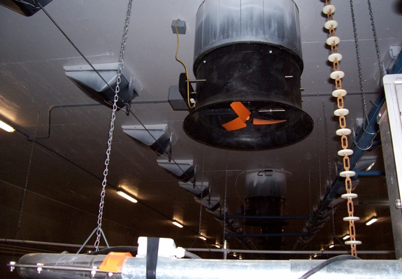 Hotraco fresh air chimney with inlets hog farming equipment pics